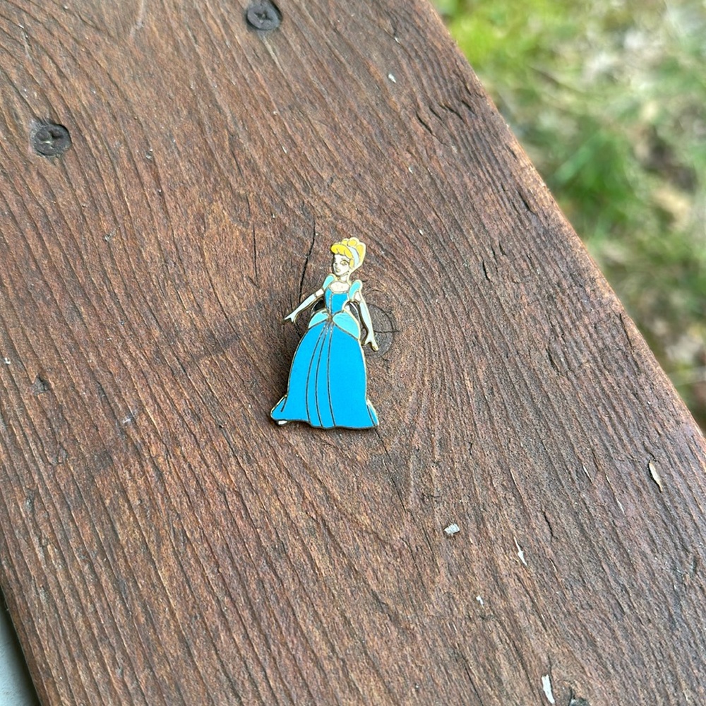 Vintage Cinderella pin